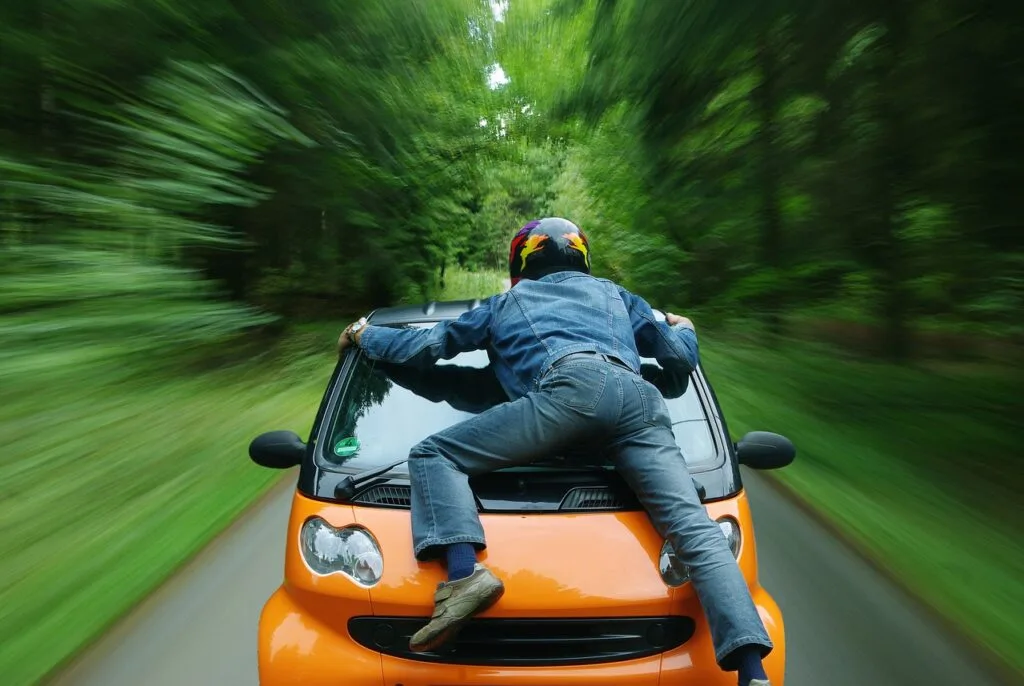 cascadeur sur voiture